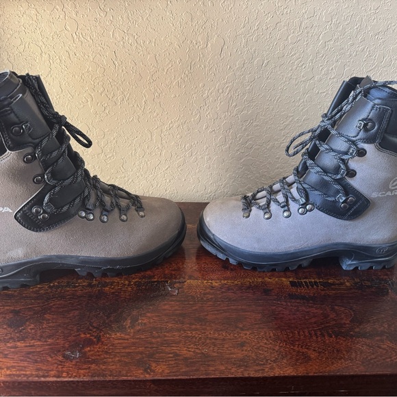 Grey Scarpa Fuego Mountainfit Hiking Boots - Picture 2 of 6